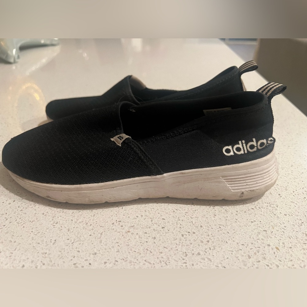Adidas light racer woman’s size 7 slip on sneakers